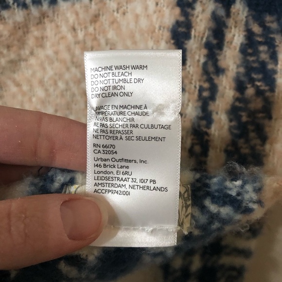 Free People Homecoming Plaid Fringe Blanket Scarf in Blue and Tan - Picture 4 of 4